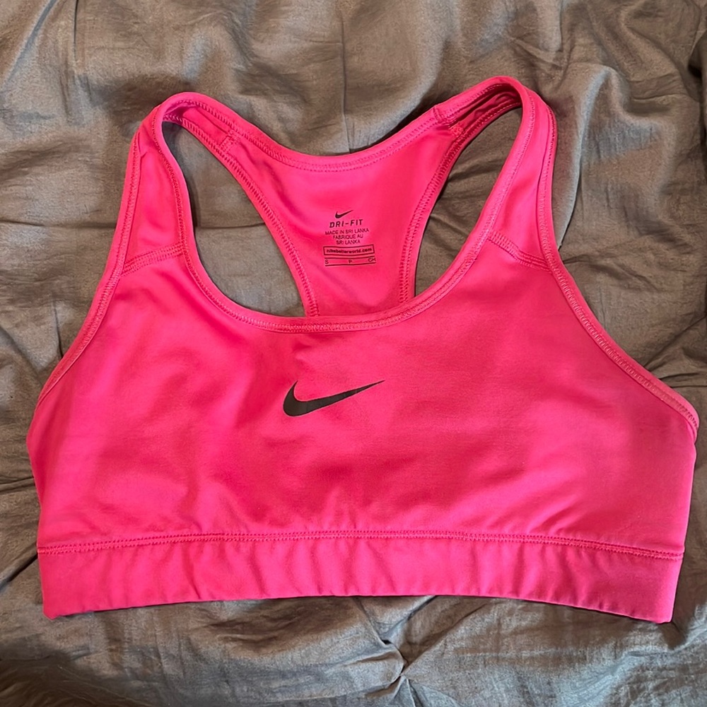 Nike sports bra size small